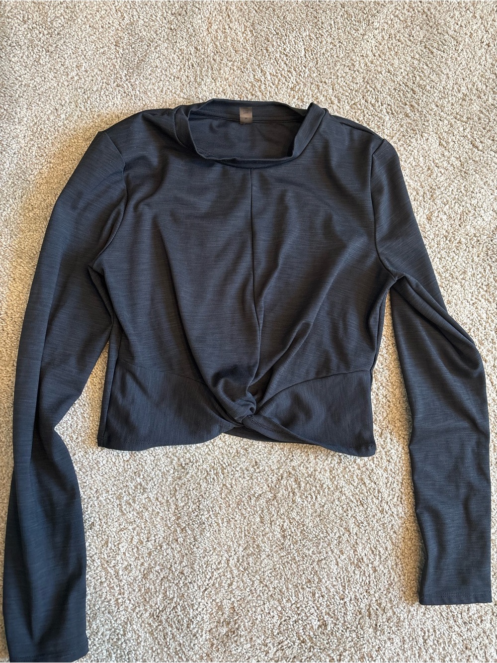 Beyond Yoga Black Twist Front Crop